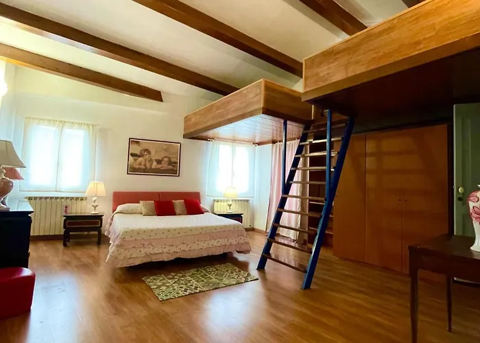 Wellstay Old Town Πανσιόν 3*